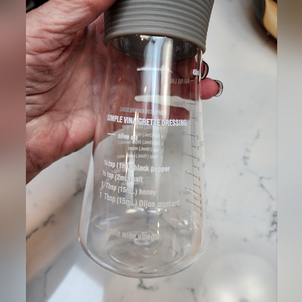 PAMPERED CHEF Salad Dressing Bottle - Picture 4 of 4